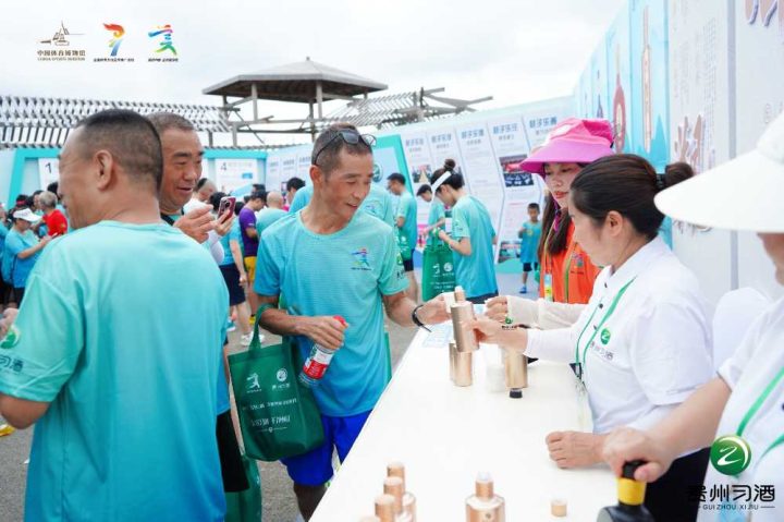 ce2ab2e08fe94fbbab4fdc2a2b3c66eb